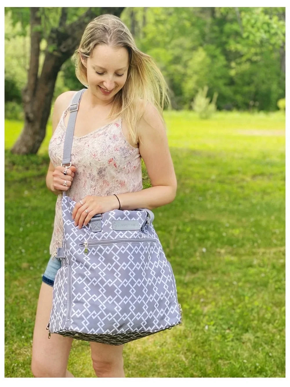 Sarah Wells Lizzy Breast Pump Tote - Gray Geometric